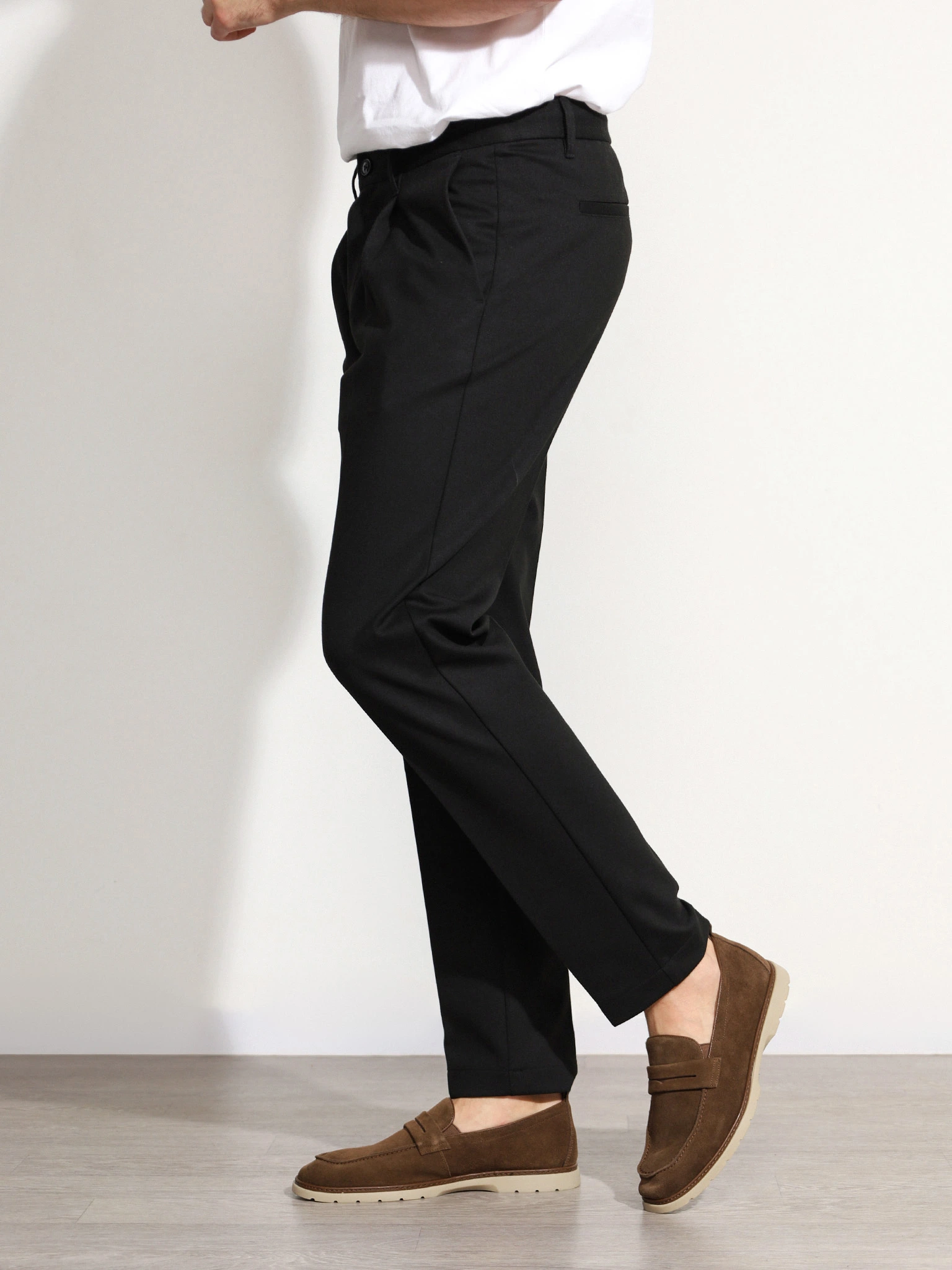 Брюки трикотажные черного цвета 